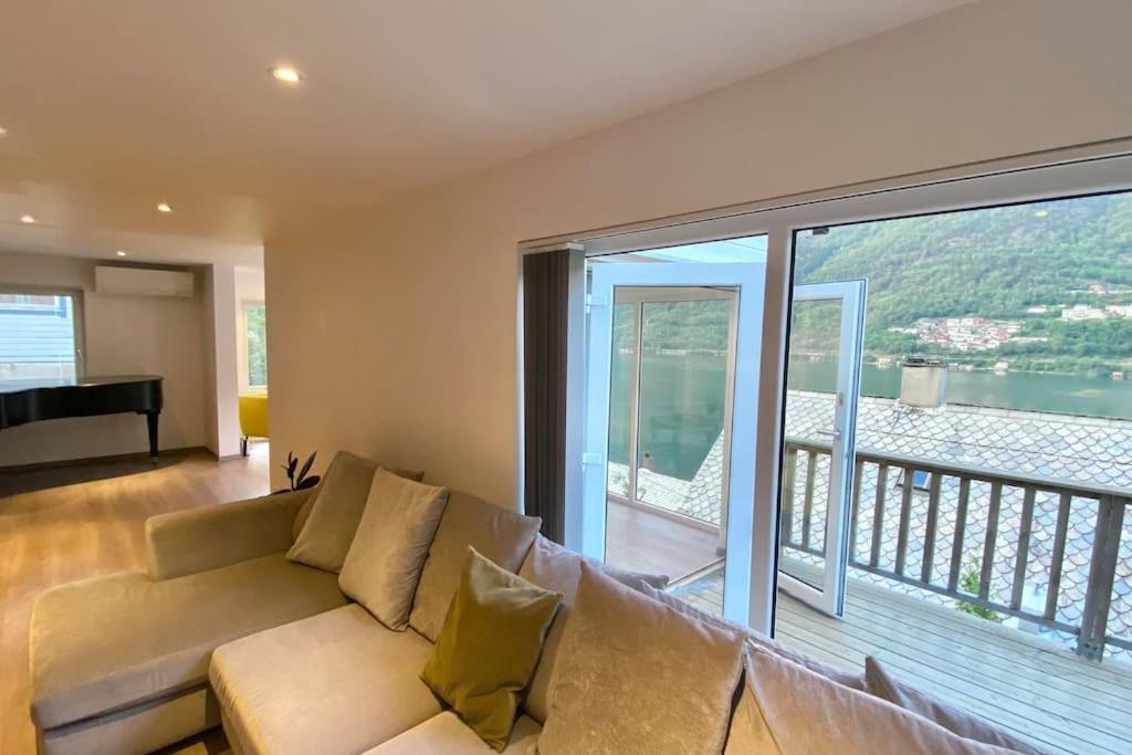 Fjordside Panorama House Trolltunga Villa Odda Buitenkant foto